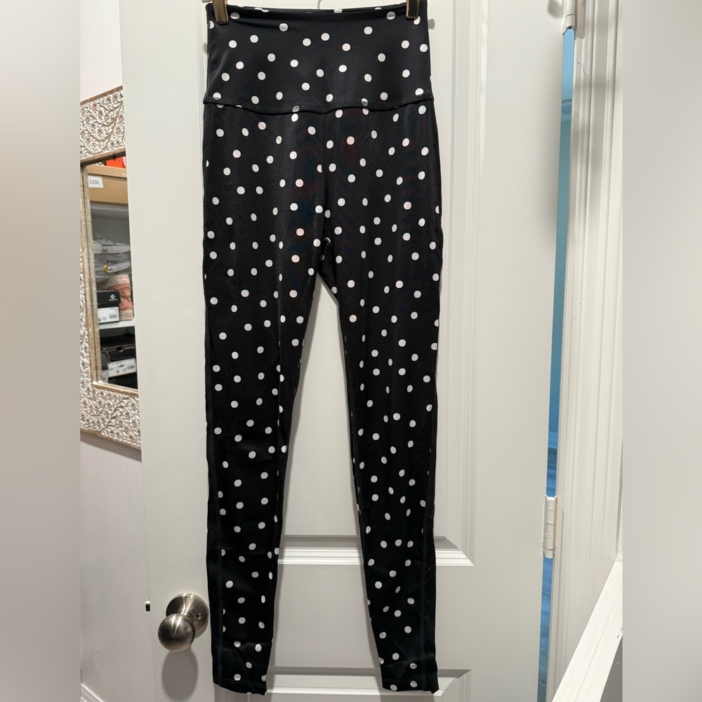 Kate Spade x Beyond Yoga Tuxedo Leggings